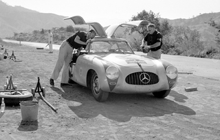 Illustration for article titled Vultures and Bombshells Make For Great Mercedes Advertising